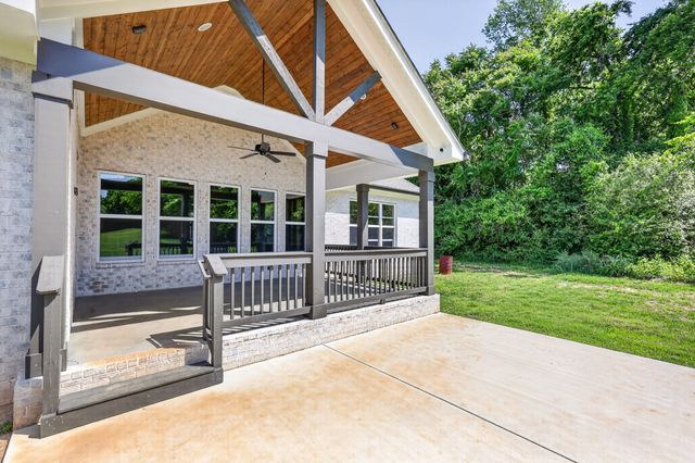 1176 Iron Bridge Rd, Columbia, TN 38401
