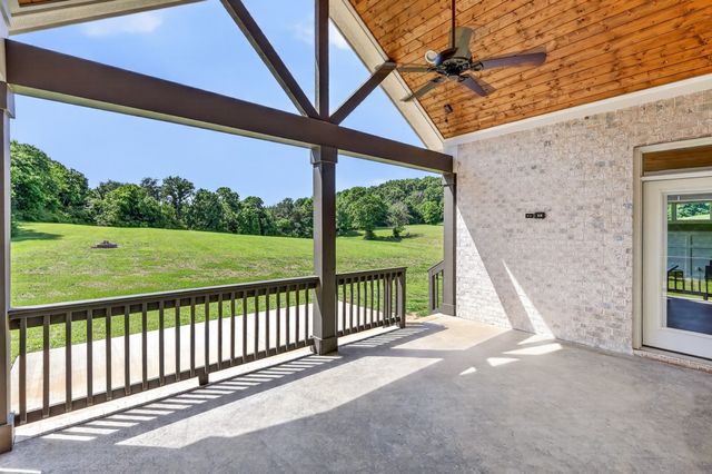 1176 Iron Bridge Rd, Columbia, TN 38401