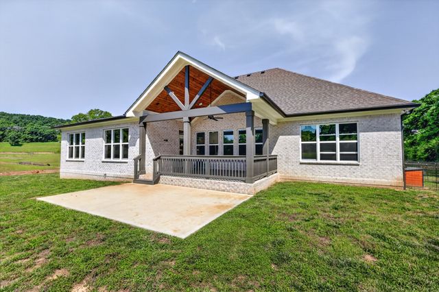 1176 Iron Bridge Rd, Columbia, TN 38401