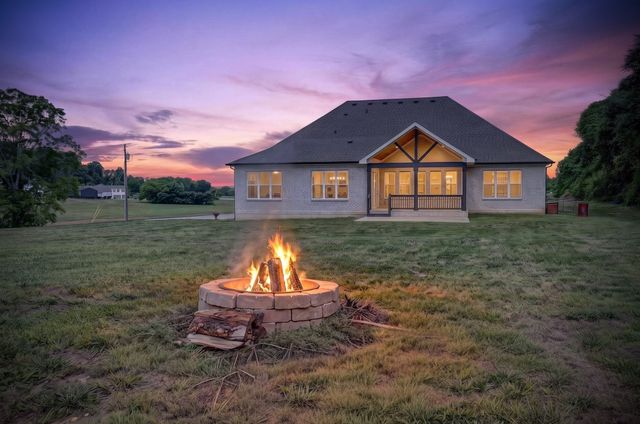 1176 Iron Bridge Rd, Columbia, TN 38401