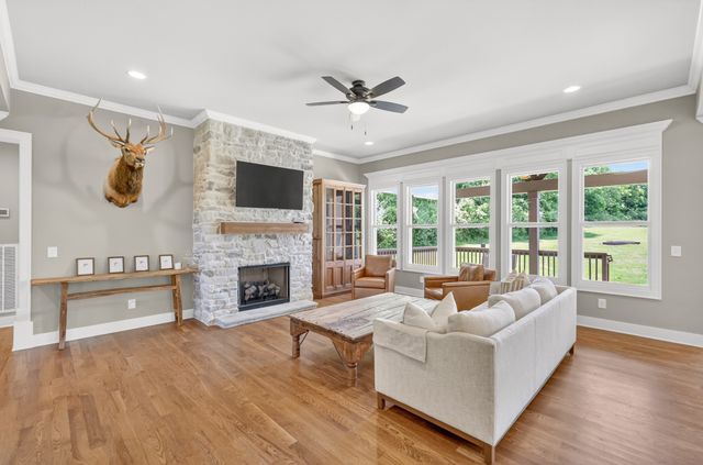 1176 Iron Bridge Rd, Columbia, TN 38401
