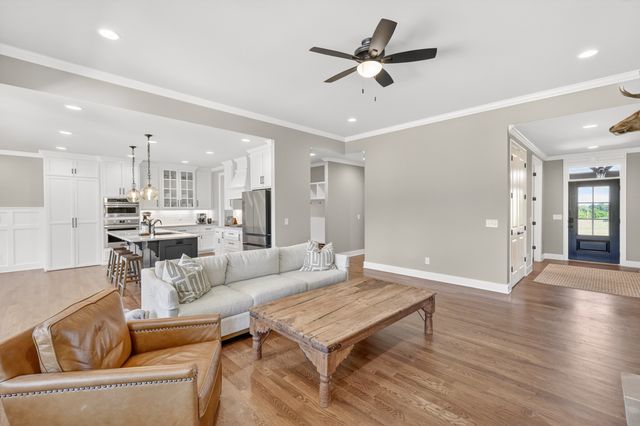 1176 Iron Bridge Rd, Columbia, TN 38401