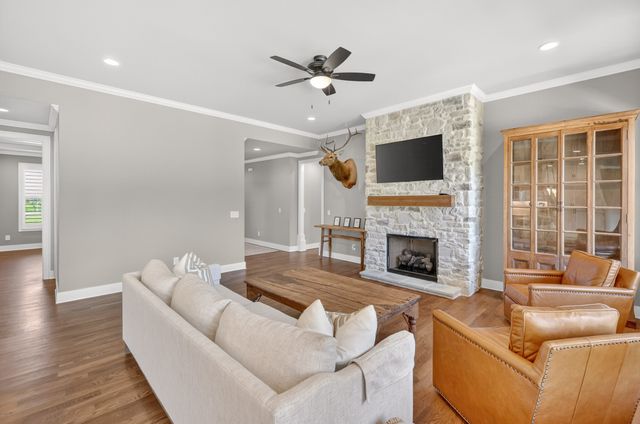 1176 Iron Bridge Rd, Columbia, TN 38401