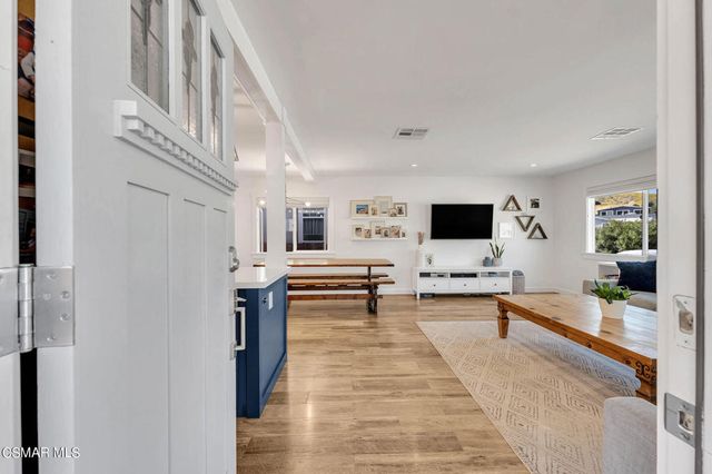 30473 Mulholland Highway 101, Agoura Hills, CA 91301