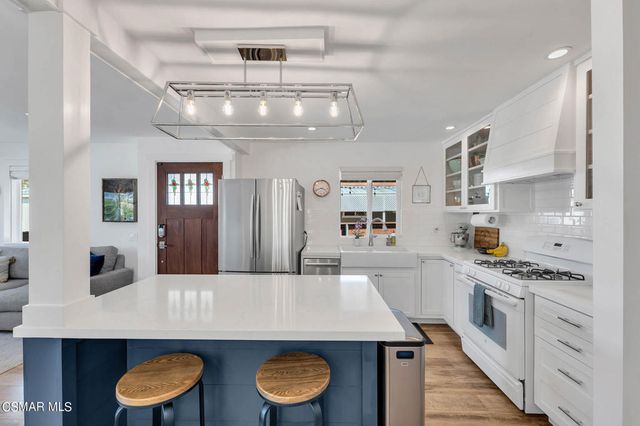 30473 Mulholland Highway 101, Agoura Hills, CA 91301