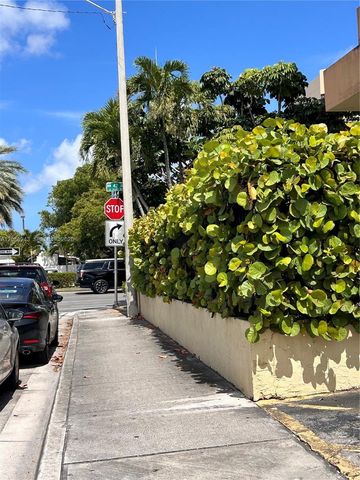 300 NW 42nd Ave 109, Miami, FL 33126
