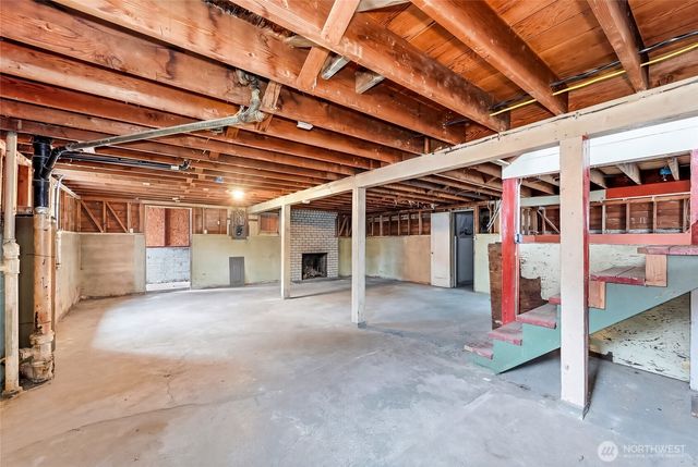 9017 14th Avenue S, Seattle, WA 98108