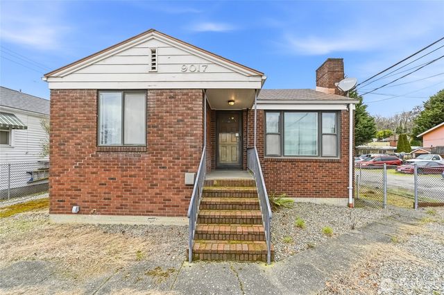 9017 14th Avenue S, Seattle, WA 98108