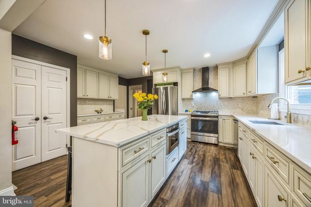 1809 E FIRESIDE CT, Cherry Hill, NJ 08003