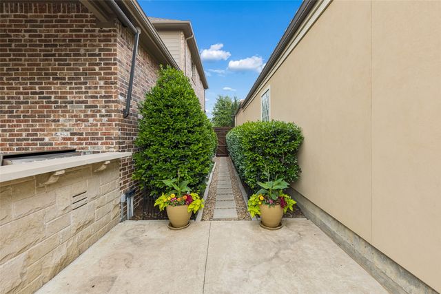 6611 Compton Court, Frisco, TX 75034