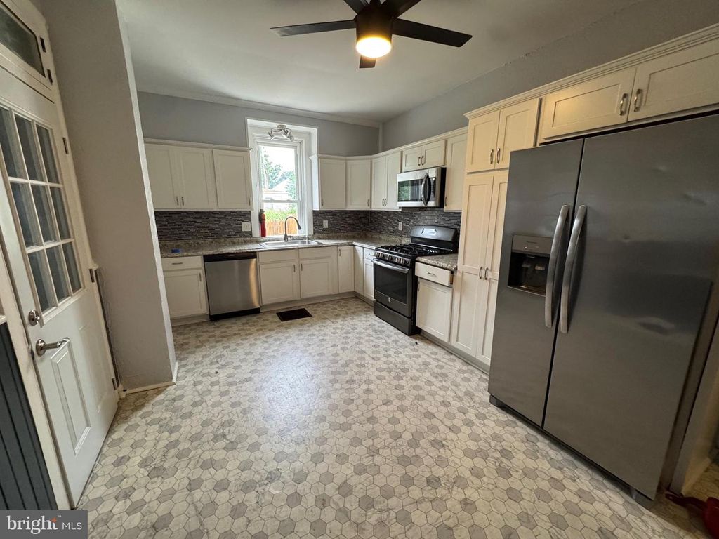101 W 6TH AVE, York, PA 17404