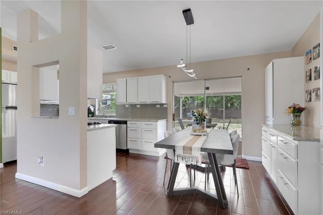 621 SW 29th TER, Cape Coral, FL 33914