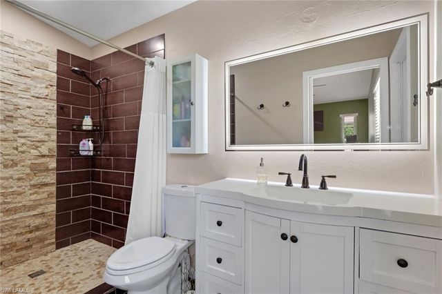 621 SW 29th TER, Cape Coral, FL 33914