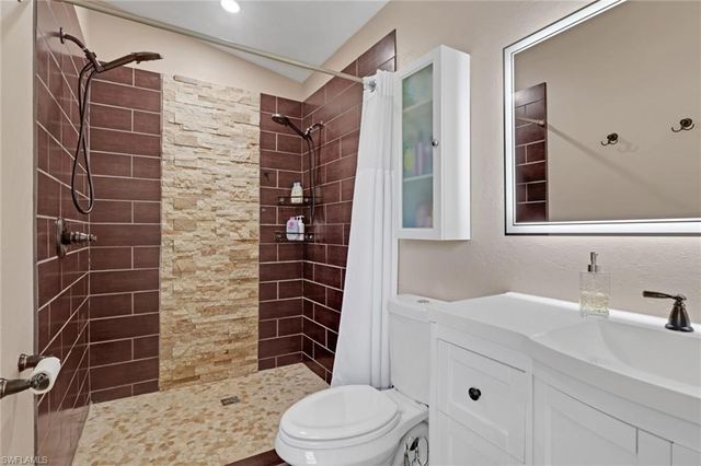 621 SW 29th TER, Cape Coral, FL 33914