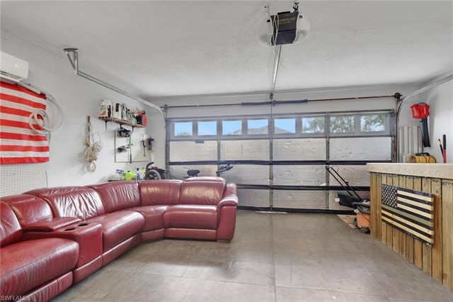 621 SW 29th TER, Cape Coral, FL 33914
