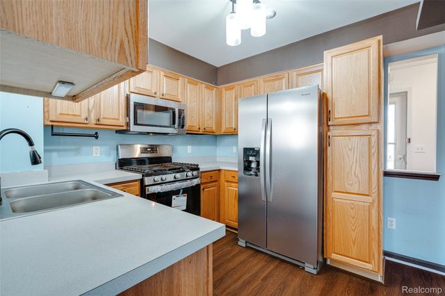 4753 Grove Court, Canton Charter Township, MI 48188