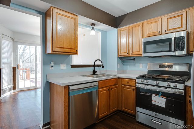 4753 Grove Court, Canton Charter Township, MI 48188