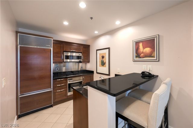 135 East Harmon Avenue 1020, Las Vegas, NV 89109