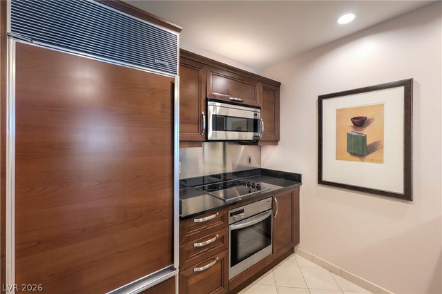 135 East Harmon Avenue 1020, Las Vegas, NV 89109
