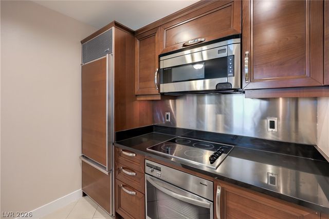 135 East Harmon Avenue 1020, Las Vegas, NV 89109