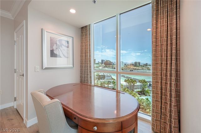 135 East Harmon Avenue 1020, Las Vegas, NV 89109