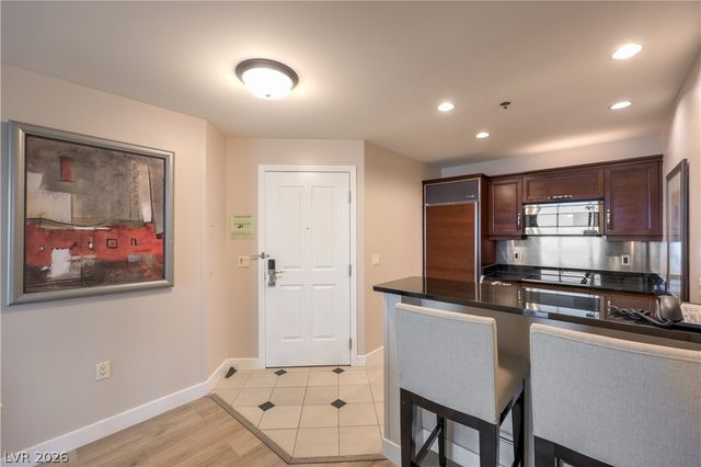 135 East Harmon Avenue 1020, Las Vegas, NV 89109