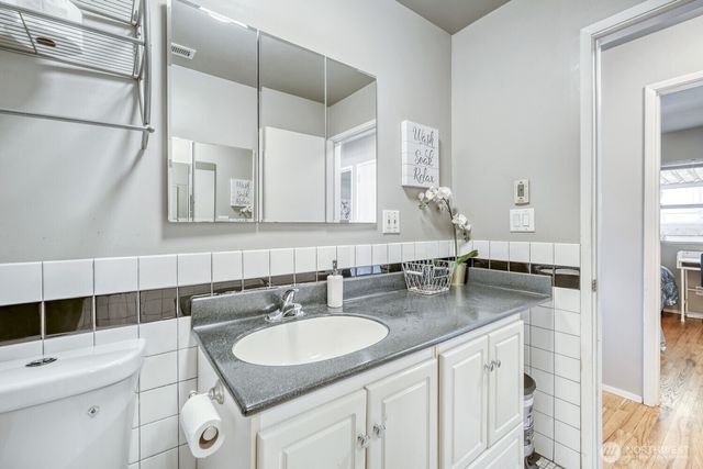 1401 Lake Youngs Way SE, Renton, WA 98058