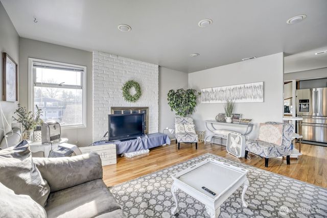 1401 Lake Youngs Way SE, Renton, WA 98058