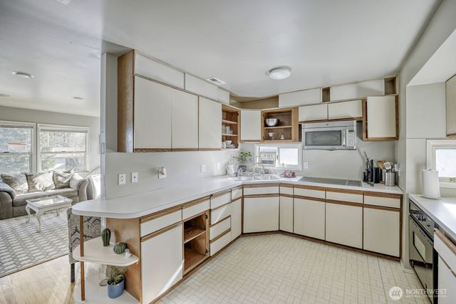 1401 Lake Youngs Way SE, Renton, WA 98058