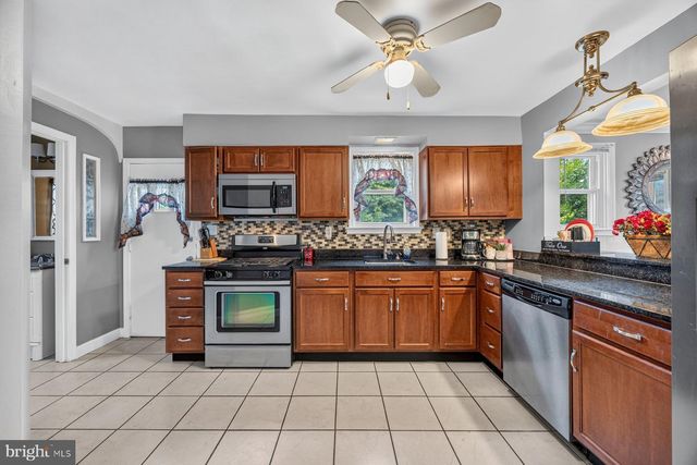 724 CHARING CROSS RD, Baltimore, MD 21229