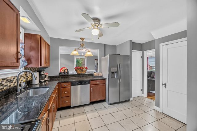 724 CHARING CROSS RD, Baltimore, MD 21229