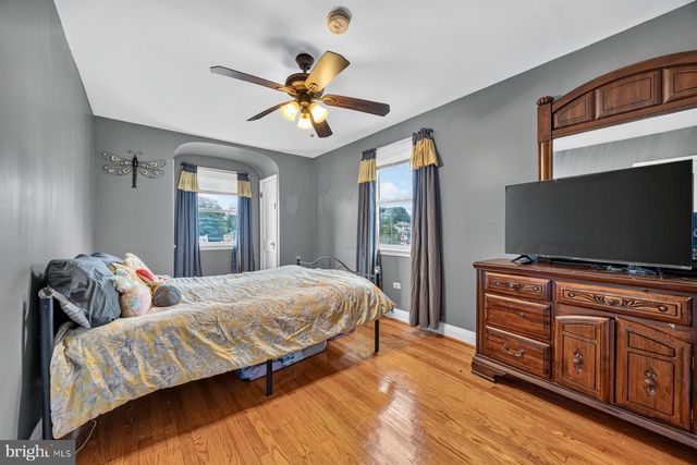 724 CHARING CROSS RD, Baltimore, MD 21229
