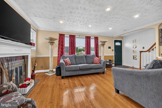 724 CHARING CROSS RD, Baltimore, MD 21229