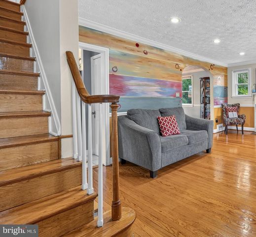 724 CHARING CROSS RD, Baltimore, MD 21229