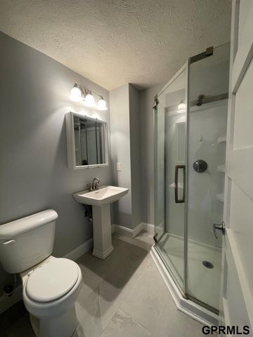 803 S Adams Street, Papillion, NE 68046