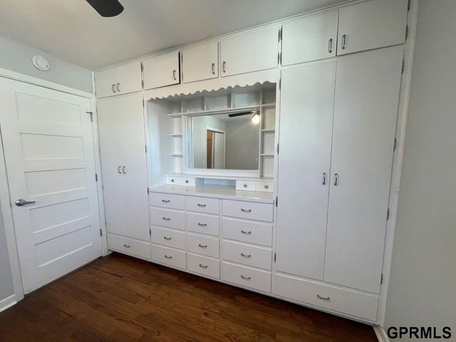 803 S Adams Street, Papillion, NE 68046