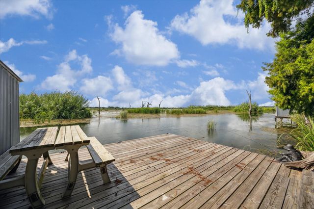 29331 County Road 25, Damon, TX 77430