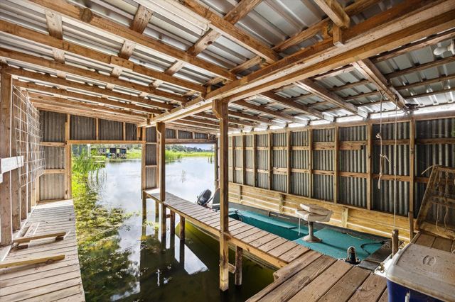 29331 County Road 25, Damon, TX 77430