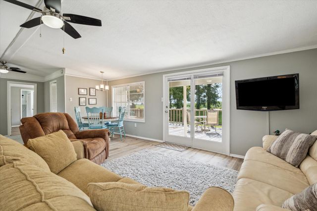 29331 County Road 25, Damon, TX 77430