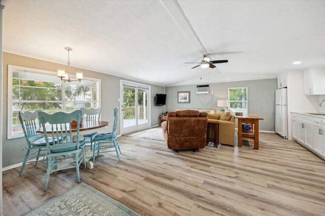 29331 County Road 25, Damon, TX 77430