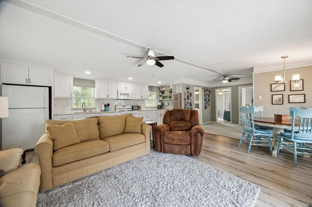 29331 County Road 25, Damon, TX 77430