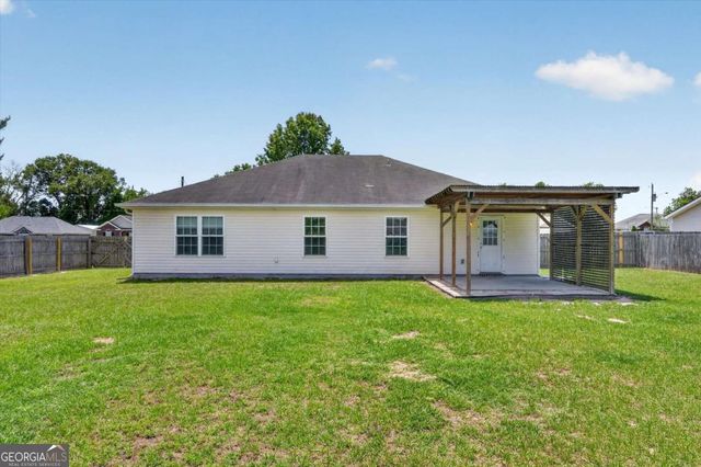 365 Creekside Circle, Ellabell, GA 31308