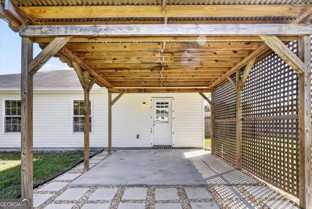 365 Creekside Circle, Ellabell, GA 31308