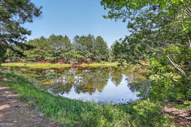 365 Creekside Circle, Ellabell, GA 31308