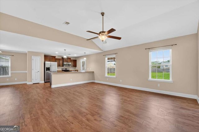 365 Creekside Circle, Ellabell, GA 31308