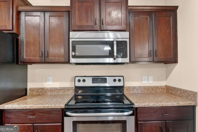 365 Creekside Circle, Ellabell, GA 31308