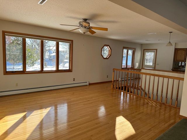 1014 Green Bay STREET, Onalaska, WI 54650