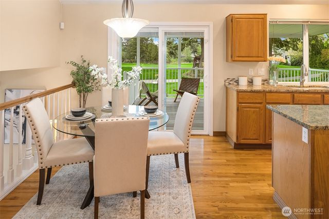 25611 Lk Wilderness Country Club Drive SE, Maple Valley, WA 98038