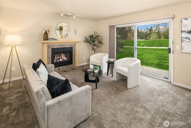 25611 Lk Wilderness Country Club Drive SE, Maple Valley, WA 98038