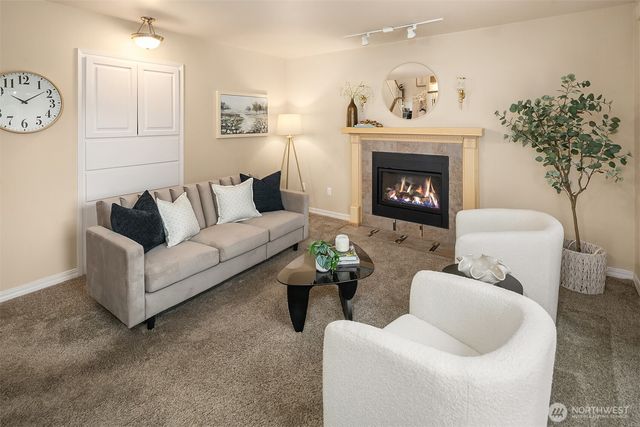 25611 Lk Wilderness Country Club Drive SE, Maple Valley, WA 98038